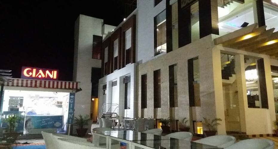 Hotel Golden Palm, Pathankot 4
